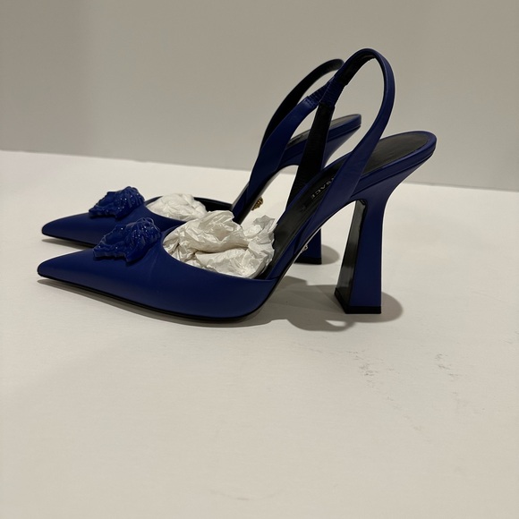 Versace La Medusa Blue Slingback Pumps Sz 38.5 | 100% Authentic - Picture 2 of 13